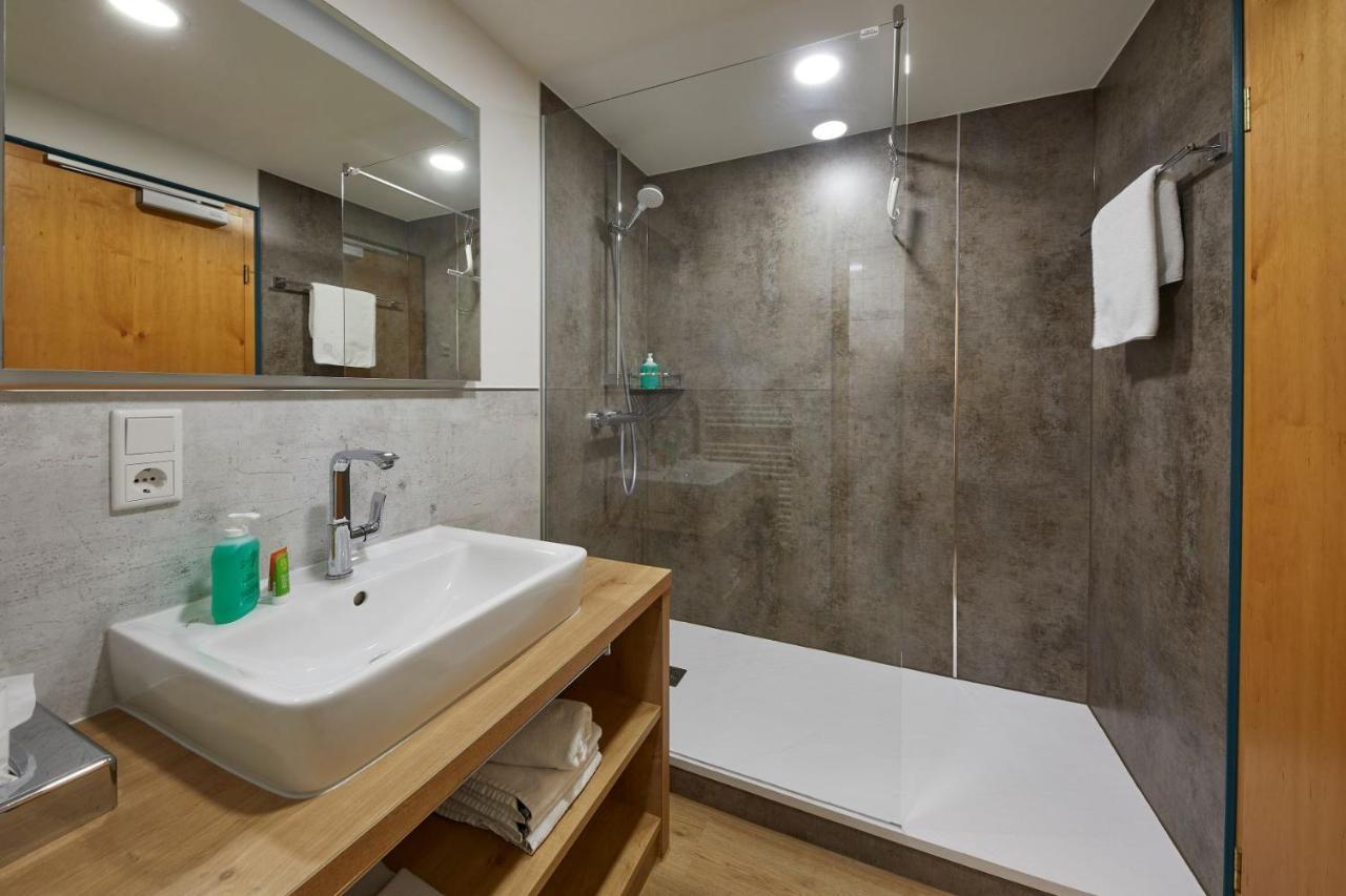 Hotel & Ferienappartements Edelweiss 빌링겐 외부 사진