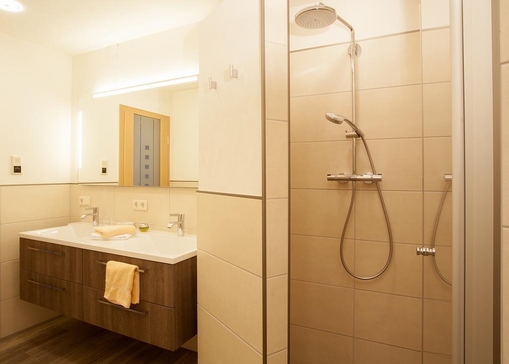 Hotel & Ferienappartements Edelweiss 빌링겐 외부 사진
