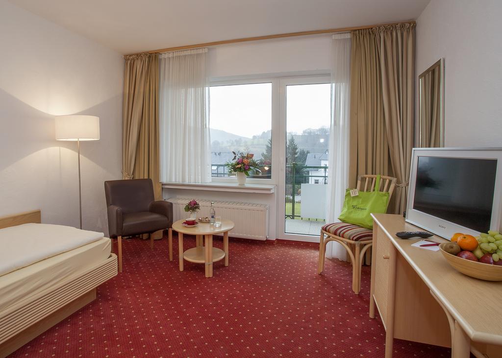 Hotel & Ferienappartements Edelweiss 빌링겐 외부 사진