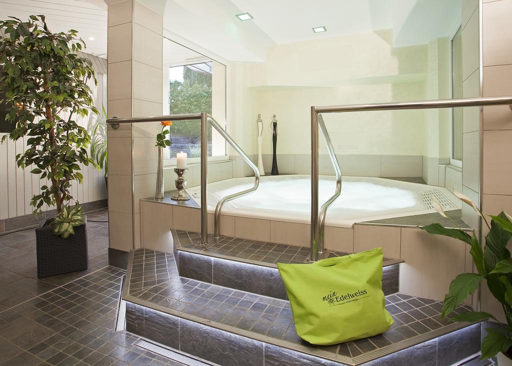 Hotel & Ferienappartements Edelweiss 빌링겐 외부 사진