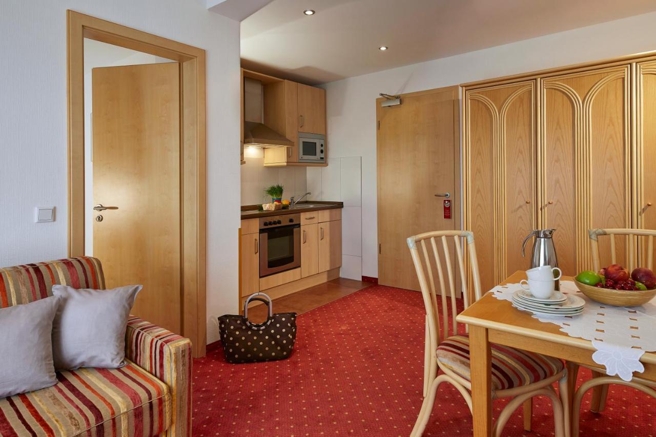 Hotel & Ferienappartements Edelweiss 빌링겐 외부 사진