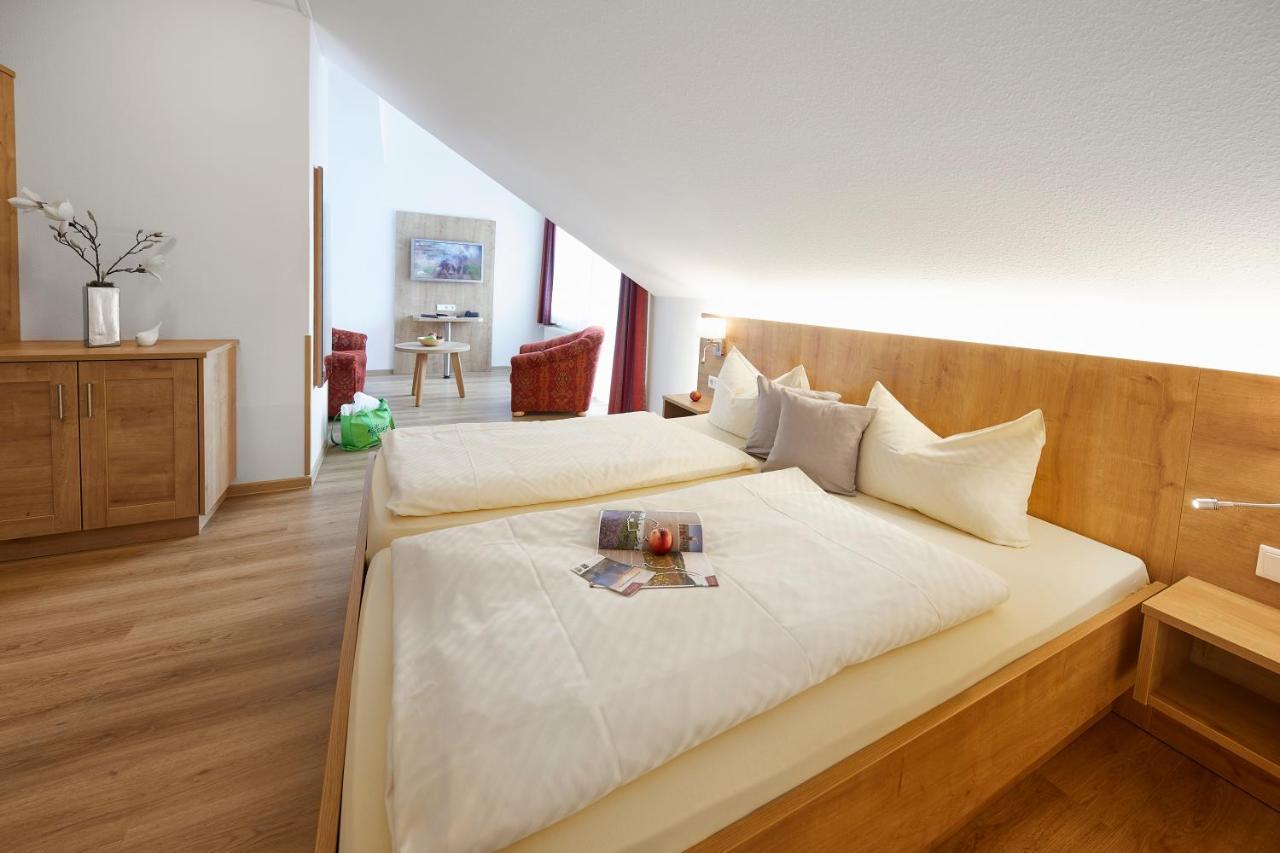 Hotel & Ferienappartements Edelweiss 빌링겐 외부 사진