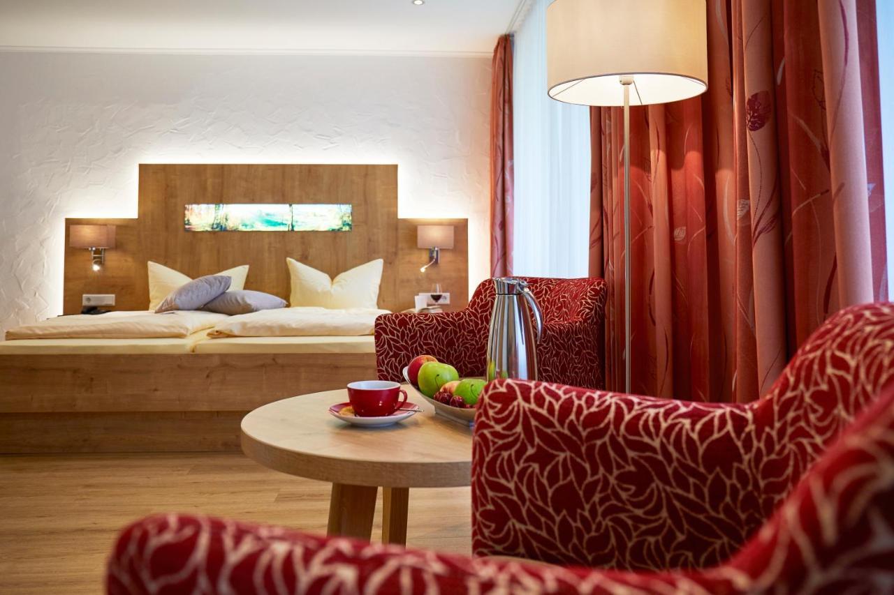 Hotel & Ferienappartements Edelweiss 빌링겐 외부 사진