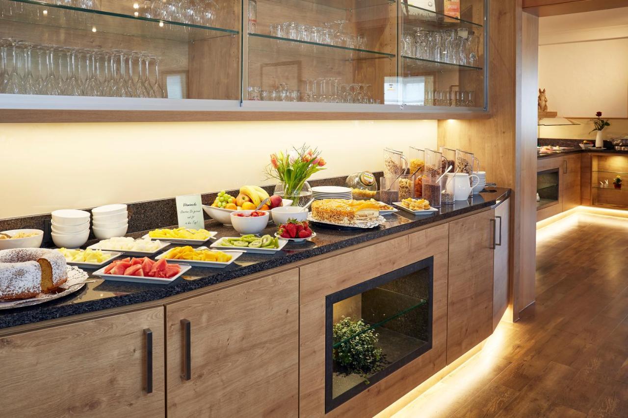 Hotel & Ferienappartements Edelweiss 빌링겐 외부 사진